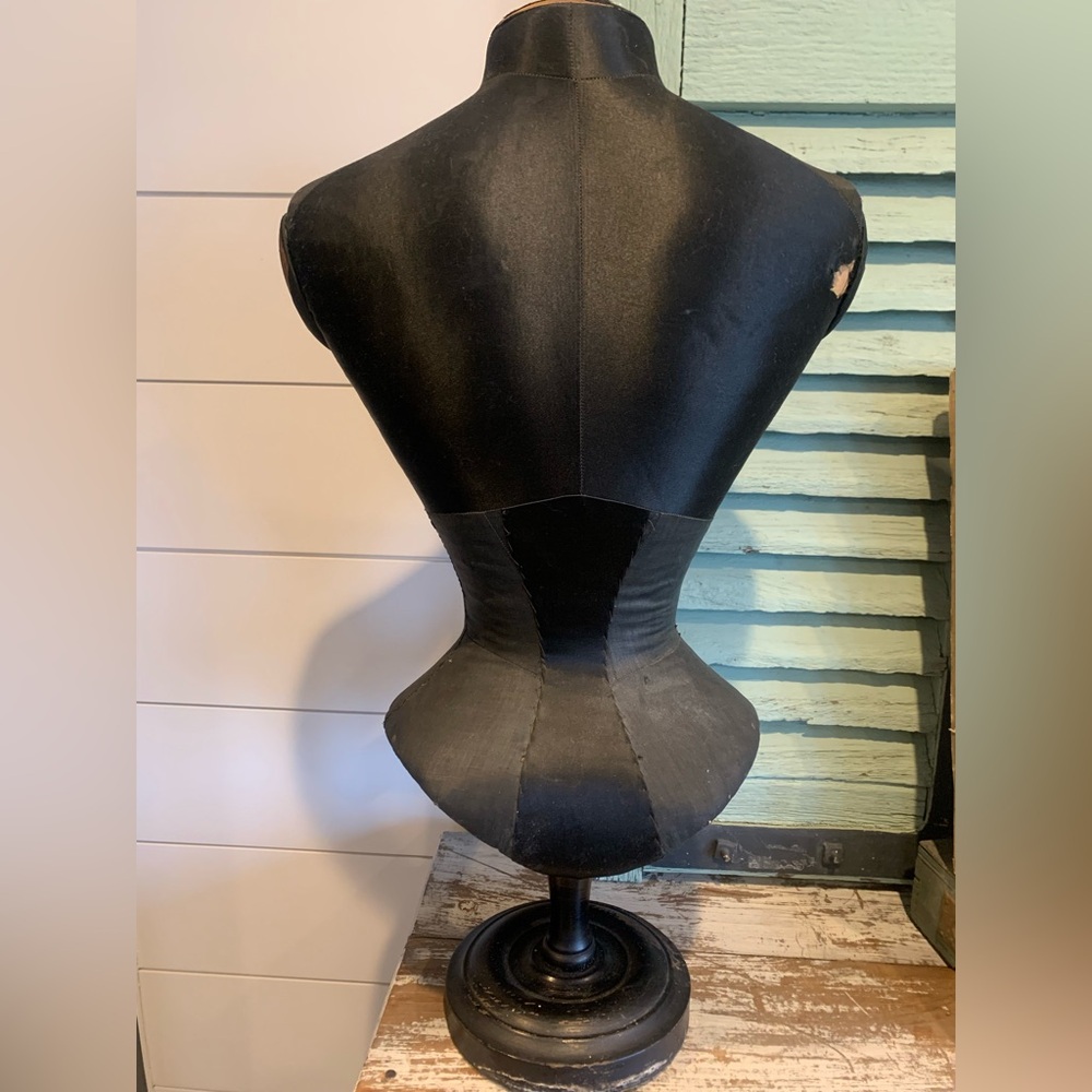 French Antique countertop wasp waist mannequin. - Picture 6 of 8